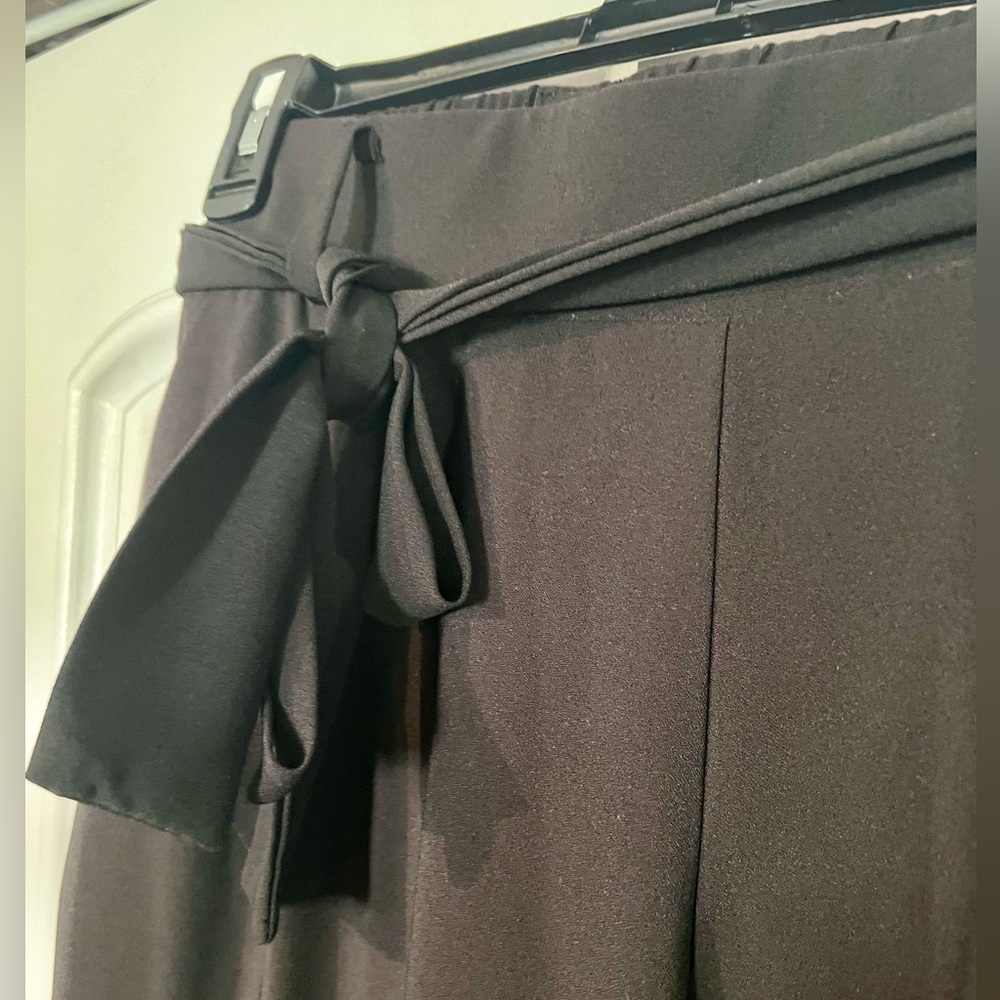 Torrid black pants, tapered ankles, belted size 1